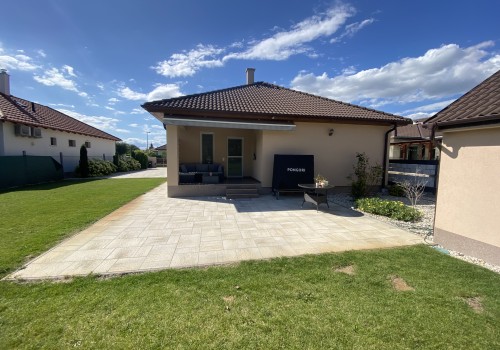 Eladó családi ház Ikrényben, minden adott a kikapcsolódáshoz #16