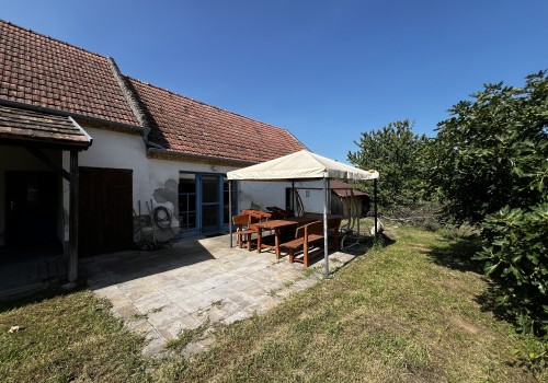 Eladó családi ház Felpécen #3