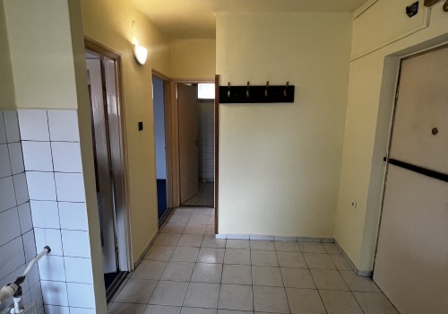 Csornai negyedik emeleti 47m2-es lakás #5